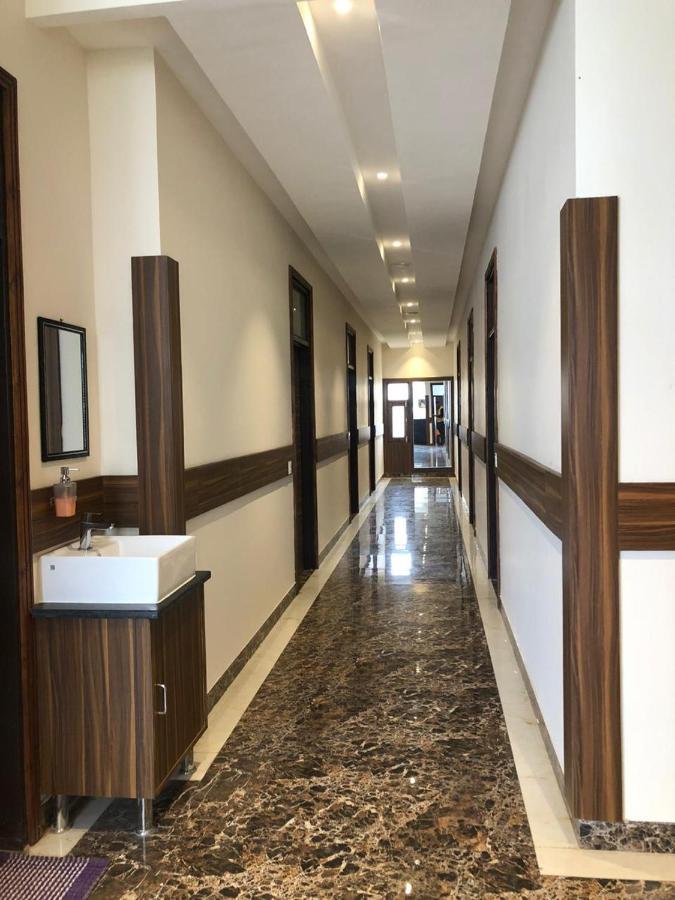 Hotel Woodcrest Zirakpur Chandigarh - Luxury Rooms מראה חיצוני תמונה