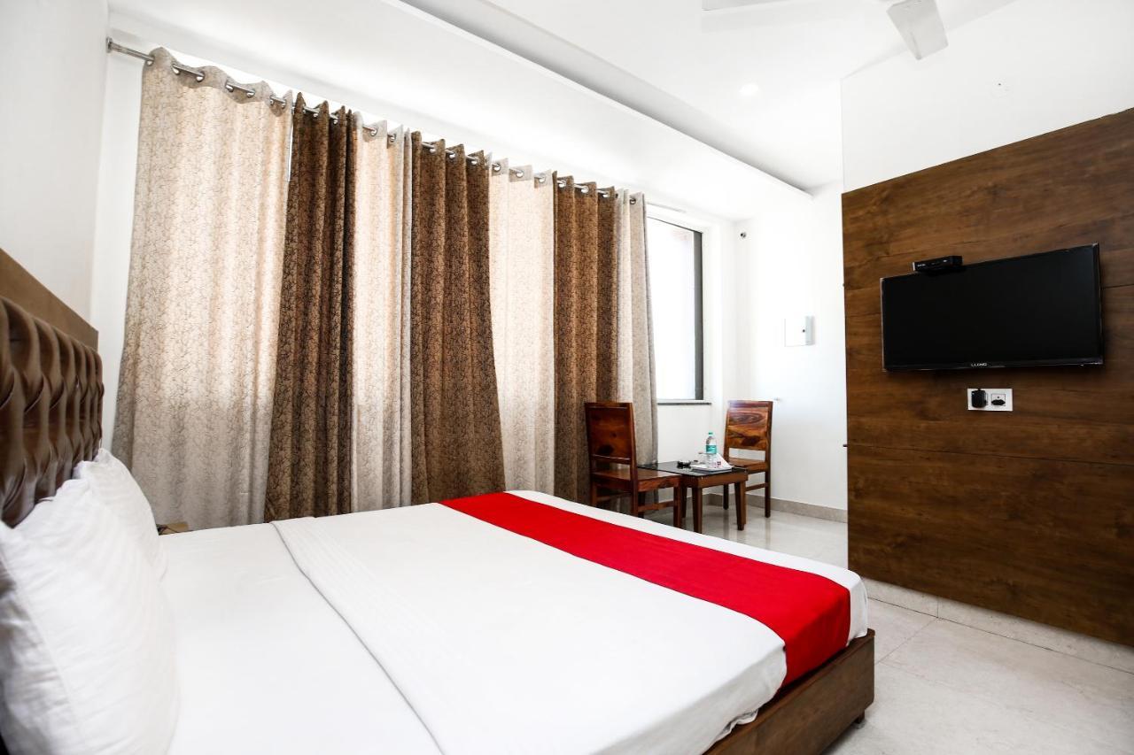 Hotel Woodcrest Zirakpur Chandigarh - Luxury Rooms מראה חיצוני תמונה