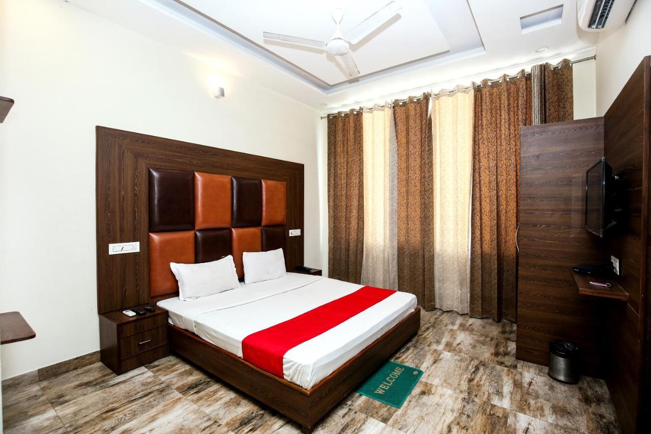 Hotel Woodcrest Zirakpur Chandigarh - Luxury Rooms מראה חיצוני תמונה