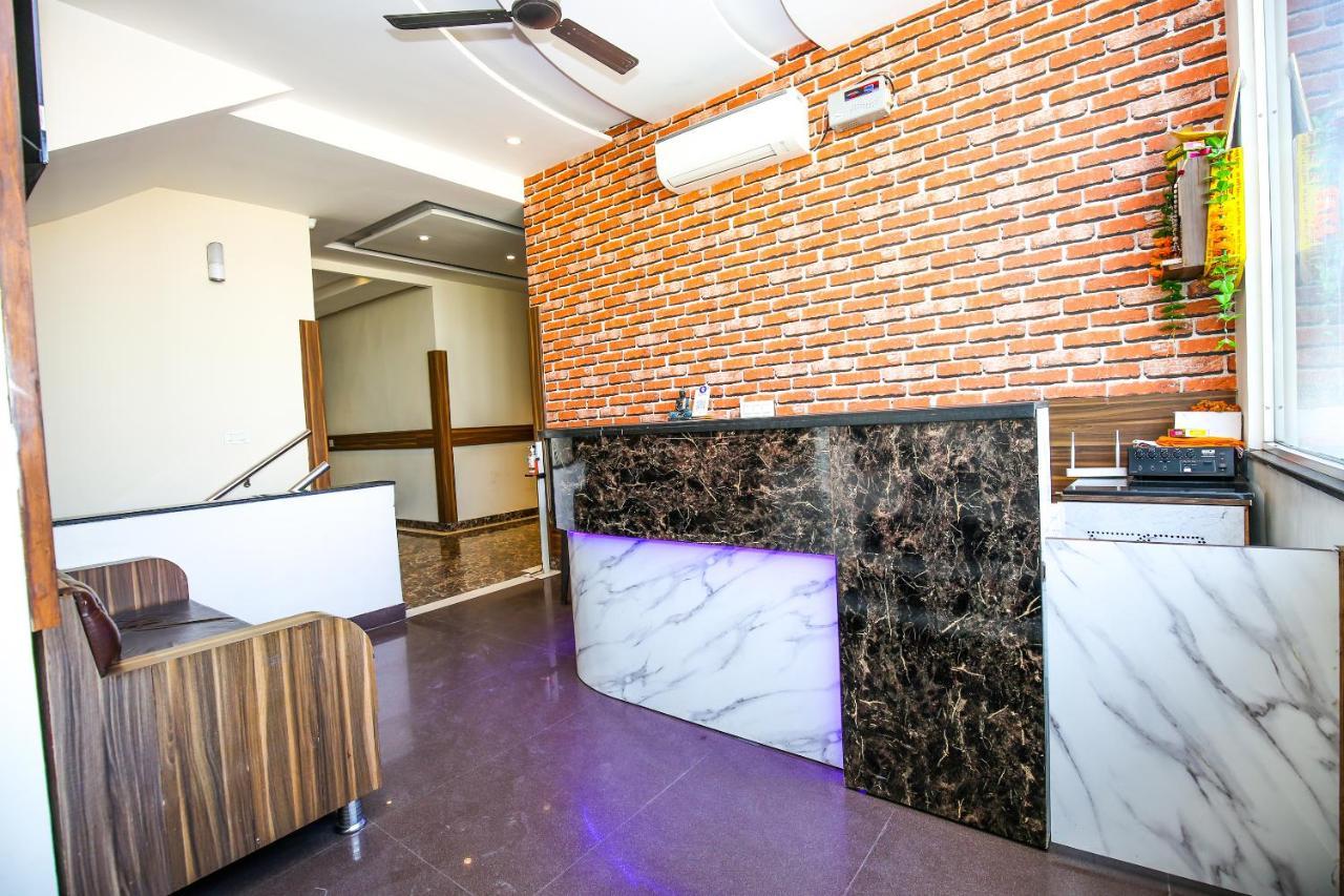 Hotel Woodcrest Zirakpur Chandigarh - Luxury Rooms מראה חיצוני תמונה